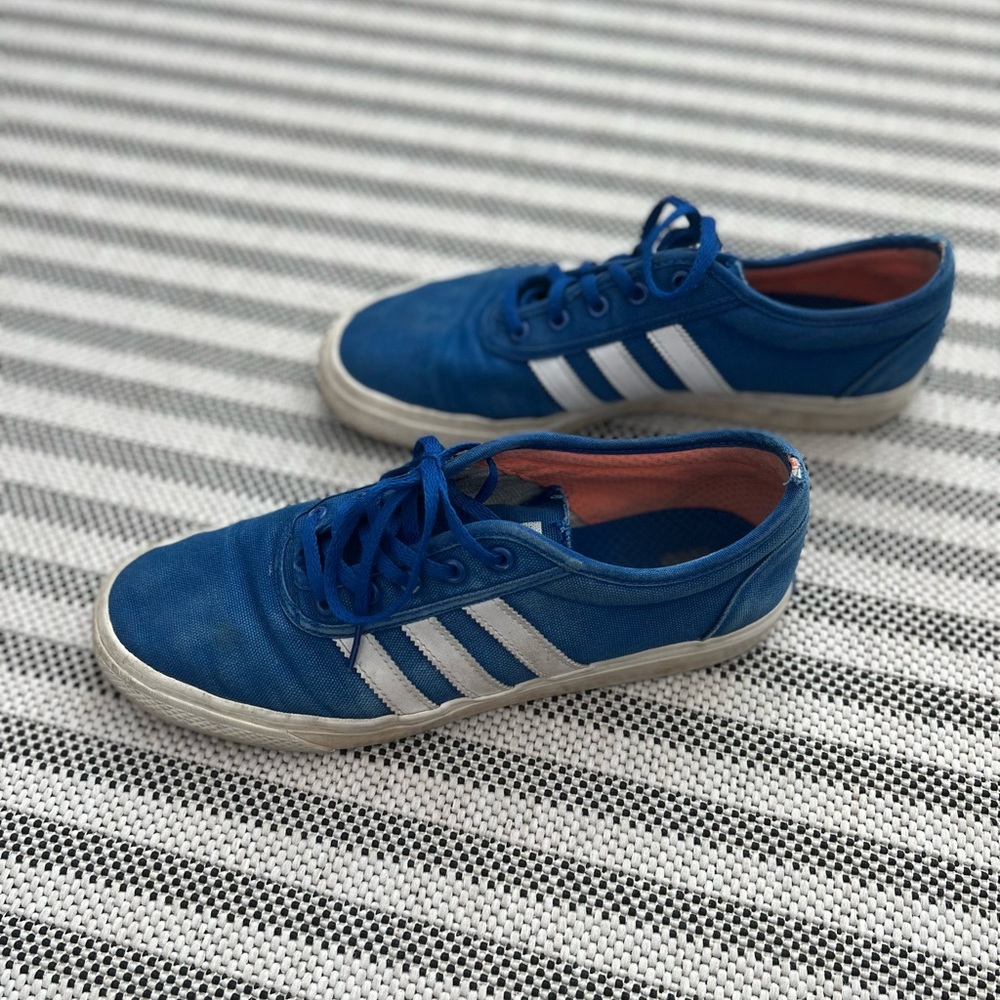 Blue vintage adidas sneakers 10